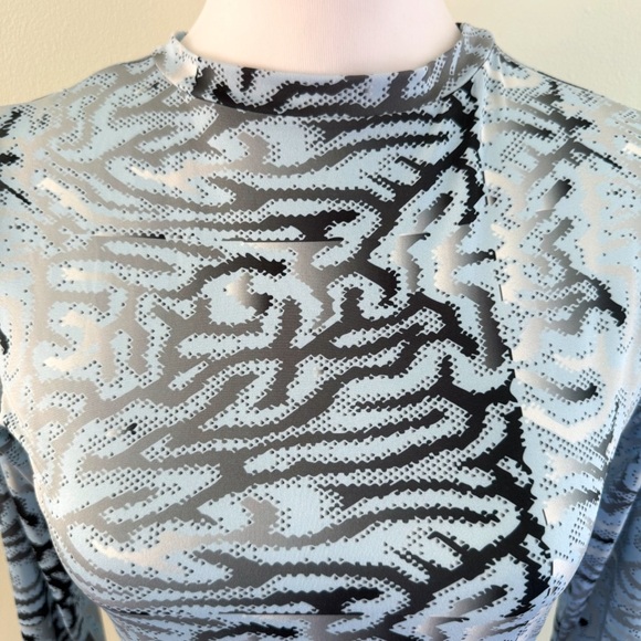 MAISIE WILEN BLUE GRAY WHITE BRAIN PRINT BODY SHOP LONG SLEEVE T-SHIRT TOP - Picture 3 of 10